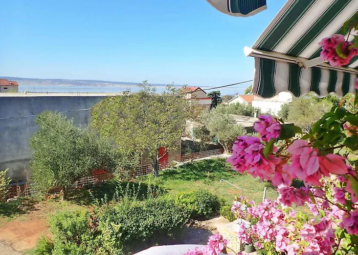 In Starigrad-paklenica 6861 Appartamento *