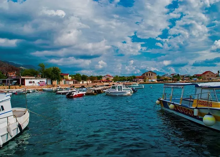 In Starigrad-paklenica 6861 *