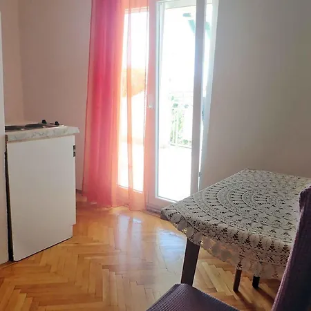 In Starigrad-paklenica 6861