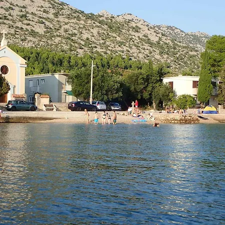 In Starigrad-paklenica 6861 Starigrad Paklenica