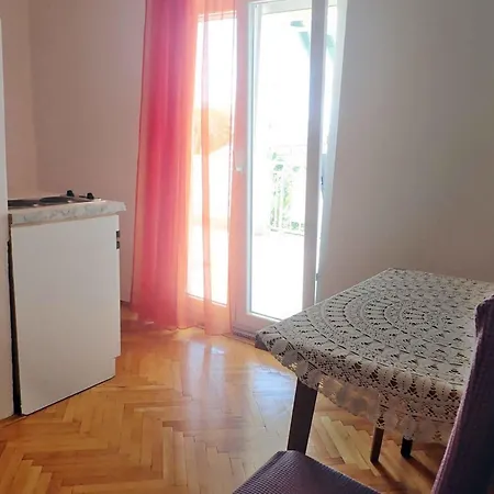 Apartment In Starigrad-paklenica 6861