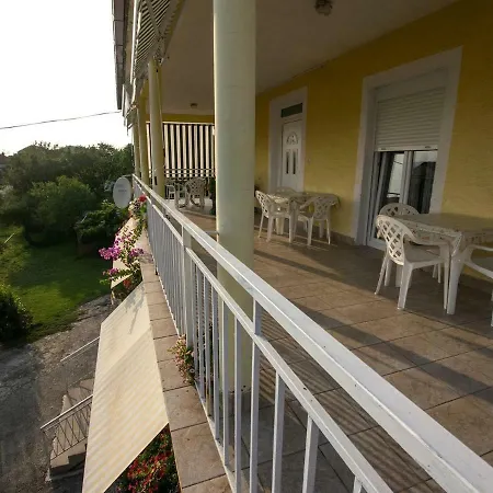 In Starigrad-paklenica 6861