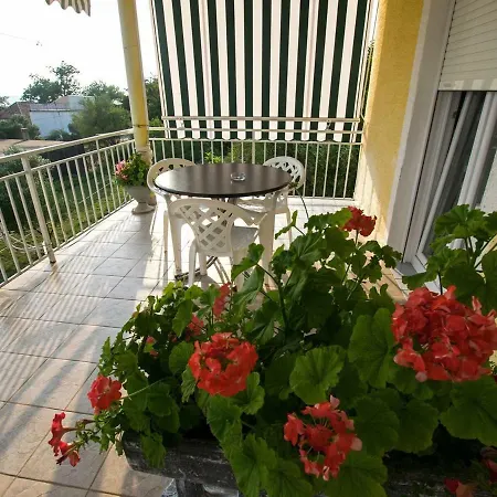 Apartment In Starigrad-paklenica 6861
