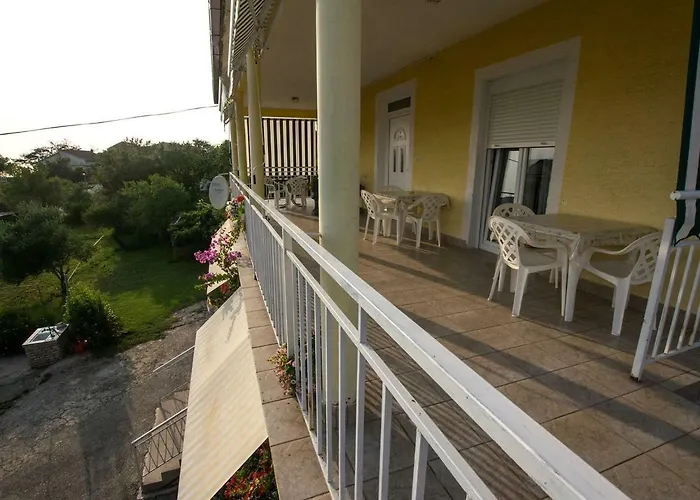 In Starigrad-paklenica 6861